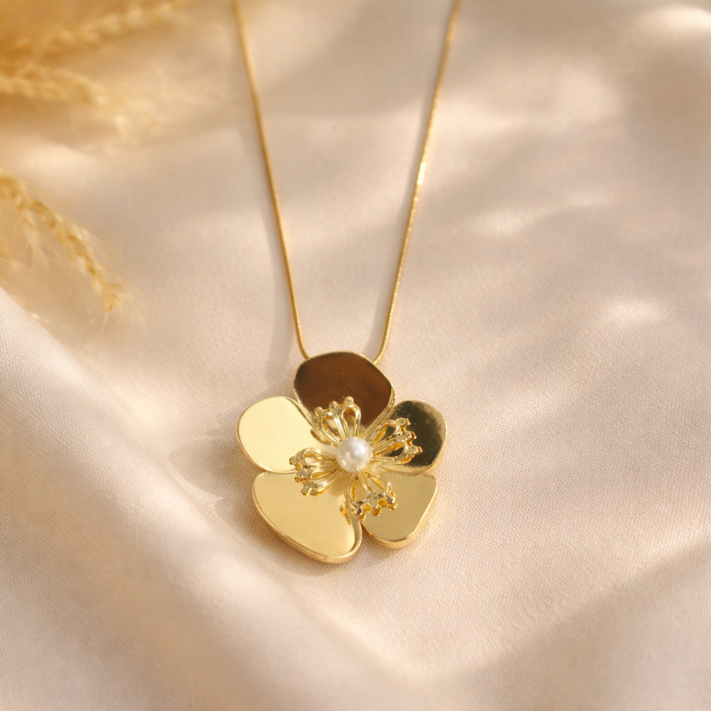 Flower Pearl Necklace