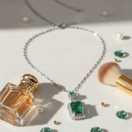 Emerald Glow Pendant Necklace