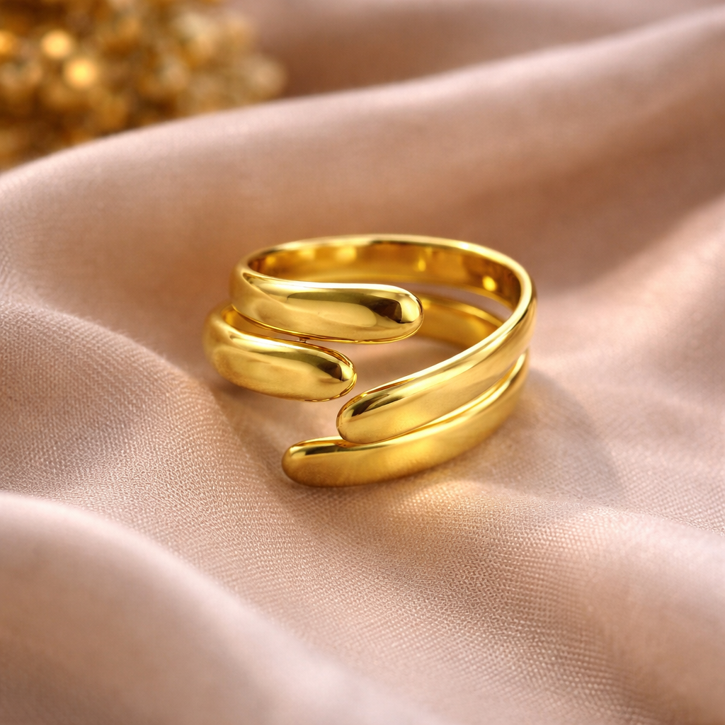 Luna Flow Gold Ring