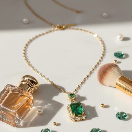 Emerald Glow Pendant Necklace