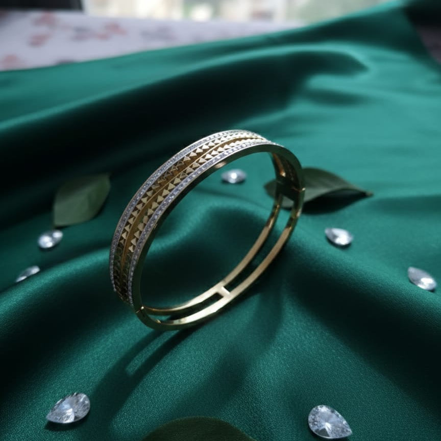 Regal Prism Gold Bracelet