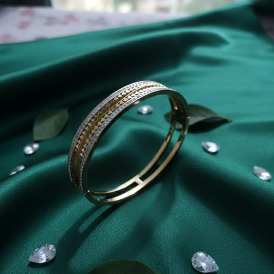 Regal Prism Gold Bracelet